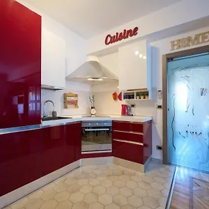 Appartamento Wissam's Red Kitchen, Milano